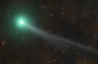 Green Comet Nishimura passed its closest point to Earth