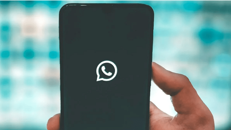 WhatsApp AI assistant now available
