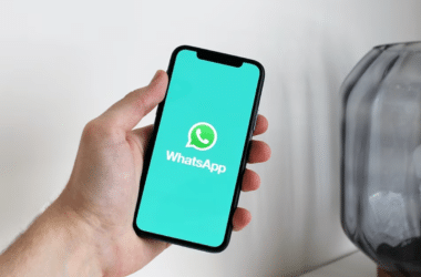 WhatsApp Passkey Support for iOS Spotted in Development